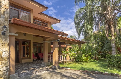 Villas Xihu Casa | Espectacular 5 dormitorios 3. 5 baños 15 minutos a pie de la playa - Capacidad para 13 - Piscina !!!