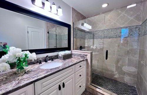 Southwest Anaheim Casa | Spectacular 5 Bedroom, 4 Bath Pool Home Near Disney