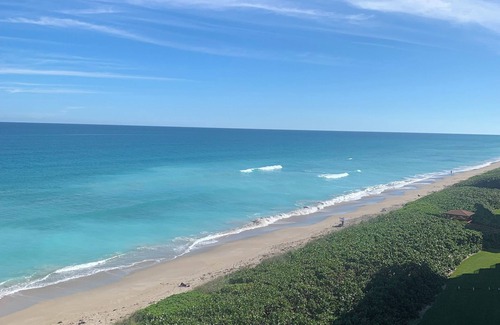 Hutchinson Island South Condominio | Spectacular 7th floor condo on the beach, south east Corner unit
