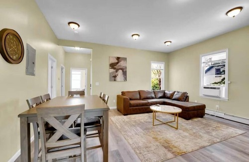 South Side Apartamento | Spectacular and Spacious 3-bedroom apartment with AC and heater in Mount Vernon.