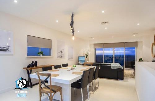 Aldinga Beach Casa | Spectacular Esplanade 4BR Contemporary with Views