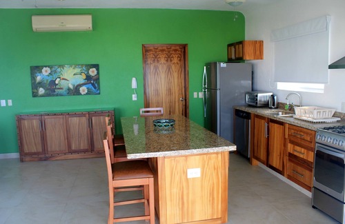 Emiliano Zapata Condominio | Vistas panorámicas de la bahía, las islas, el puerto y los lugares de surf