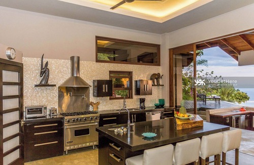 Dominical Casa | Espectaculares vistas al mar! 3 piscinas, bar de natación, vida de lujo en The Tropics