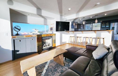 Yachats Casa | Spectacular Ocean Views! Whaley Nice