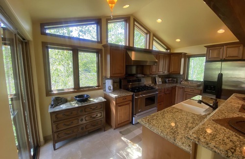 Hailey Casa | Spectacular,peaceful Sun Valley Mountain View Home ,2Acr,Access to Private Lake.