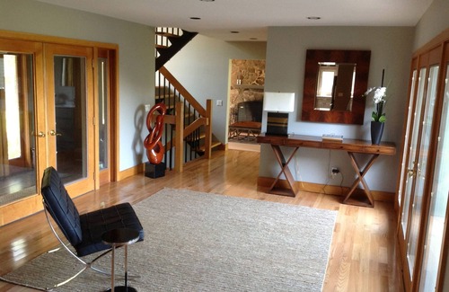 Copake Falls Casa | Espectacular Hilltop Privado Contemporáneo Raíces (Pool / Catamount / Bash Bish Otoño)