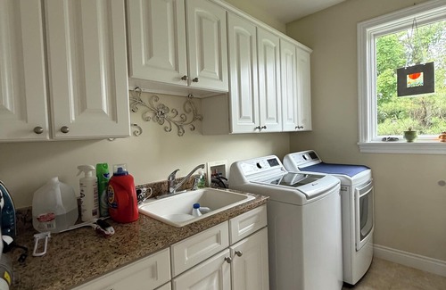 Suttons Bay Casa | Spectacular Up-North Retreat!