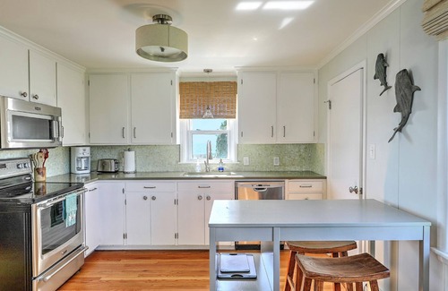 Bonnet Shores Casa | Spectacular water views of Beaver Tail and Jamestown Bridge