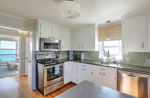 Bonnet Shores Casa | Spectacular water views of Beaver Tail and Jamestown Bridge