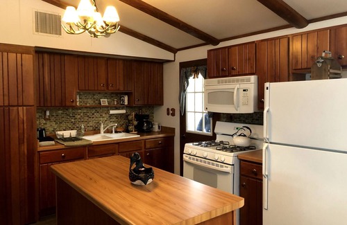 Hazelhurst Casa | Spectacular waterfront setting, comfy cabin