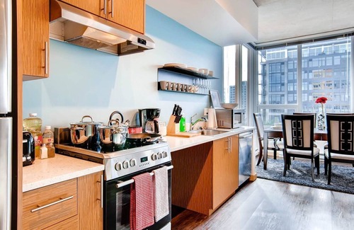 Belltown Casa | Speechless In Seattle! #1 Location - 2BR - Free Parking! (VR1)