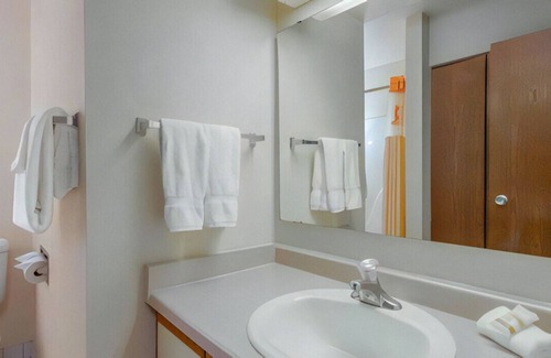 Indianapolis Casa | Spend a Group Vacation in Nicely Furnished Room