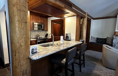 Incline Village Condominio | Spend New Year's at the luxurious Hyatt High Sierra Lodge.
