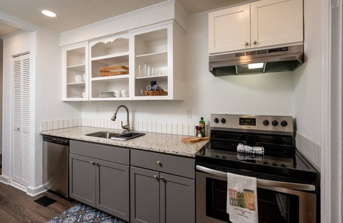 Marietta Casa | Spend the ‘BER’ and Holiday Months in Beautiful Marietta Georgia