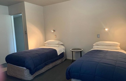Yaldhurst Cabina | Spires Barn Lodge