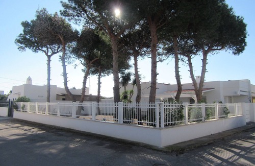 Torre Lapillo Villa | ESPLENDIDA VILLA CON PINETA A POCOS METROS DEL MAR