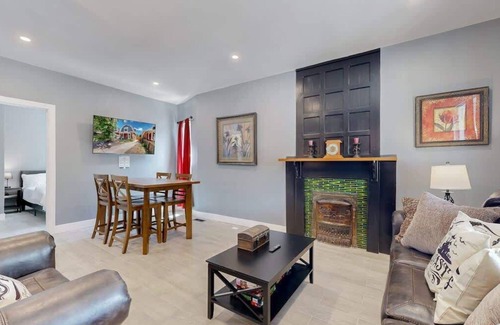 Washington Park West Casa | Spooky 4 bedroom Victorian near Wash Park