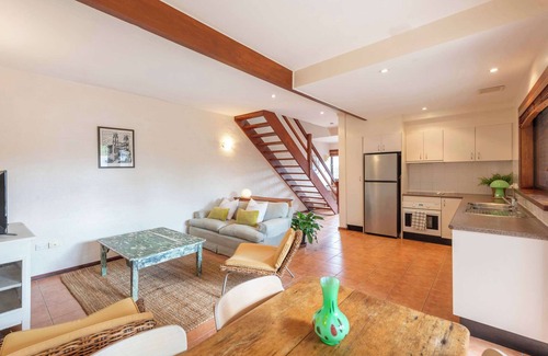 Angourie Casa | Spooky Beach Lodge - Oceanstays - Pet Friendly