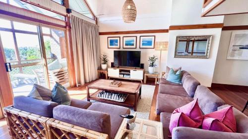 Angourie Casa | Spookys 5, 5 - 8 Bay St