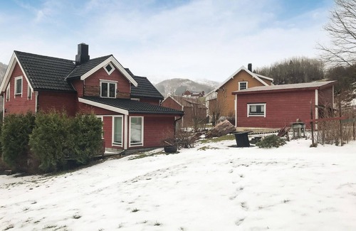 Halsa Casa | Alojamiento de 3 habitaciones en Valsøyfjord