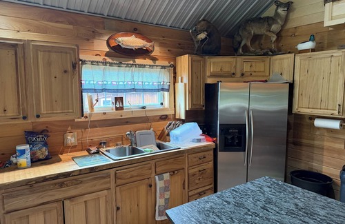 Mount Chase Cabina | Sportsman's Paradise Katadhin Area Cabin Sleeps 10-15 Four Season