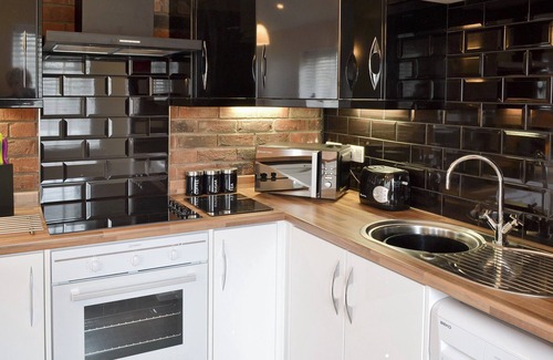 Llansantffraed Cabaña | 1 bedroom accommodation in Llanon, near Aberystwyth