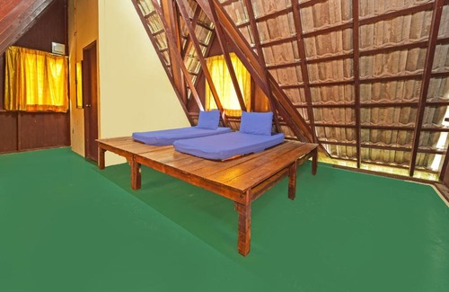 Selandar Hotel | SPOT ON 90612 Batu Lebah Eco Park