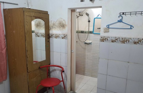 Gubeng Hotel | SPOT ON 93681 Qodri Homestay Syariah