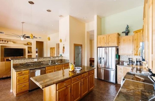 Desert Hills Casa | Sprawling Arizona Oasis w/ Dream Backyard