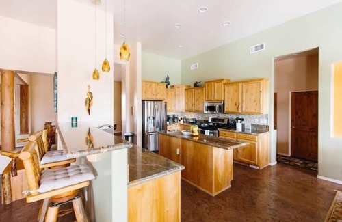 Desert Hills Casa | Sprawling Arizona Oasis w/ Dream Backyard