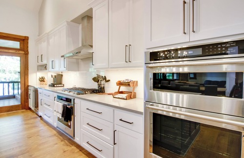 Lake Shore Casa | Sprawling Minnesota Home w/ On-Site Lake Access