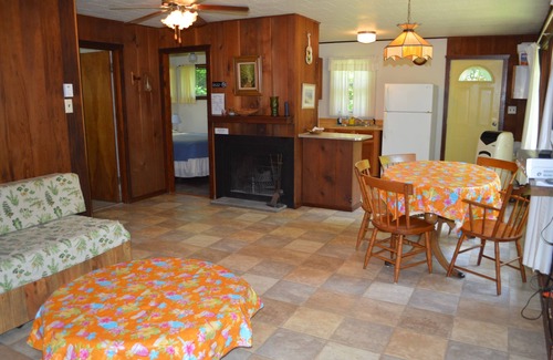 Lakeside Cabaña | * ¡DESCUENTO DE PRIMAVERA!* ¡Justo en el lago Michigan! Gran patio de 2 acres y playa privada