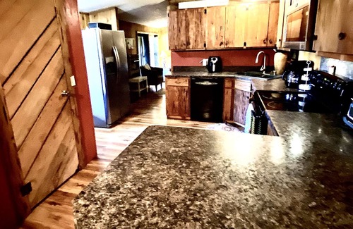 Branford Casa | Spring Diving Capital . Walk to Ruth Springs and 1 mile from Troy .