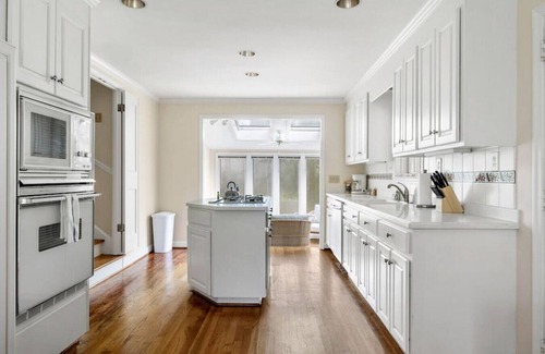Forest Acres Casa | Spring Lake Overlook | Mins to Fort Jackson