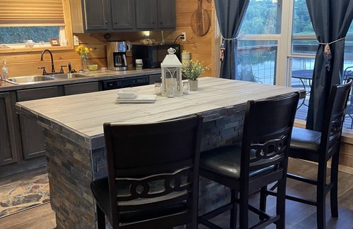 Hardy Casa | Spring River Area - New Custom-Built Lake House in Historic Hardy-Canoe-Kayak!