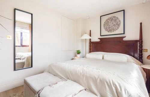 Greenwich Casa | Spring Stays Cosy 2-Bed Residence with Free Parking