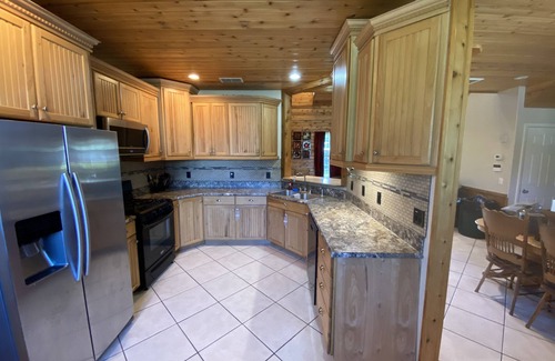 Fort McCoy Casa | Springfed Canal on Lake George/ Large 4 Bedroom house on water/Boat Ramp/Hot Tub