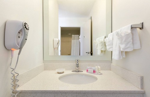 Ellendale Hotel | Springhill Suites Memphis East / Galleria