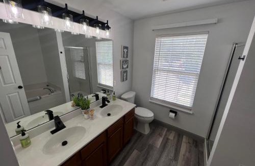 O'Fallon Apartamento | Springhurst Serenity Fresh 4BR Getaway