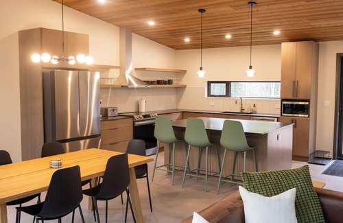 Copper Harbor Casa | Spruce House: Autumn Bliss at Spruce House: Stunning Views and Cozy Retreats