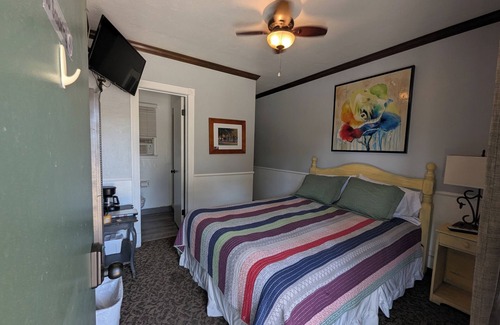 Squaw Valley Cabina | Squaw Valley Motel Room #5
