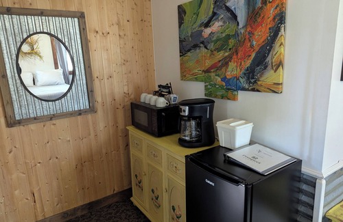 Squaw Valley Cabina | Squaw Valley Motel Room #8