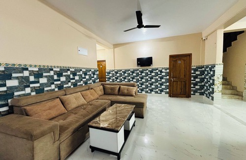 Krishnanagar Casa | Sri Mayapur Chandrodaya Guest House
