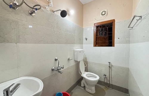 Krishnanagar Casa | Sri Mayapur Chandrodaya Guest House