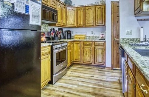 Davis Casa | Precioso entorno! Cerca del lago. Bañera de hidromasaje, pozo de fuego, canoas disponibles! ¡Mascota amigable!