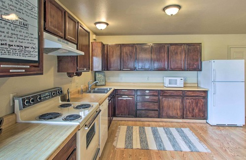 St. Charles Condominio | ¡NUEVO! Bear Lake Condo - 6 millas a North Beach Park!