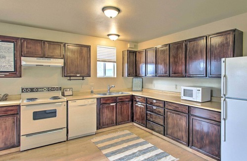 St. Charles Condominio | ¡NUEVO! Bear Lake Condo - 6 millas a North Beach Park!