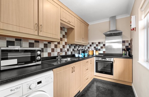Wiseman's Bridge Apartamento | St Helens Apartment 1 - Short Walk to Beach