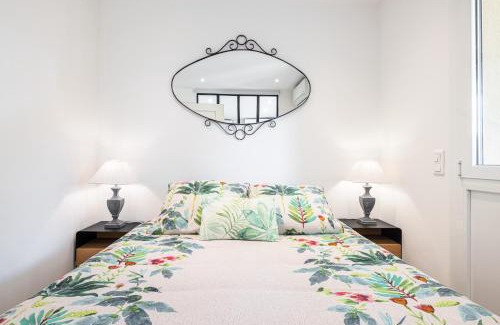 Menton Apartamento | ST LAURENT - Appartement au calme avec terrasse & parking