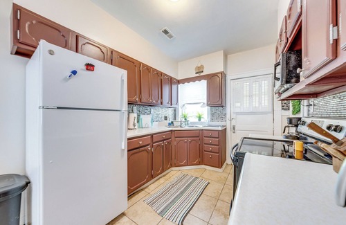 Beverly Hills Apartamento | St Louis Vacation Rental ~ 10 Mi to Downtown!